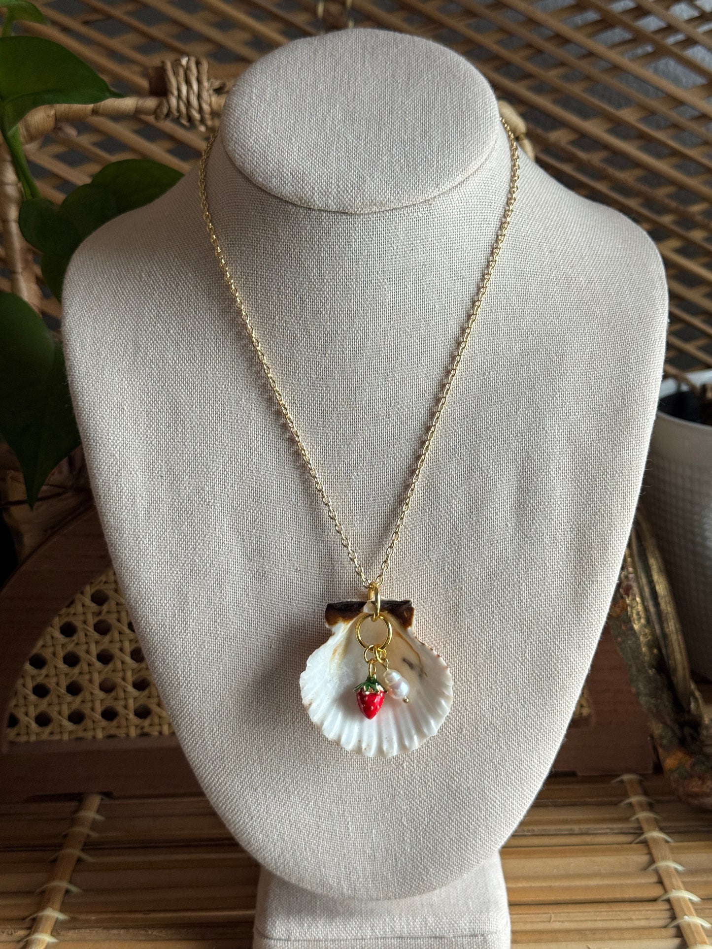 golden berry shell necklace