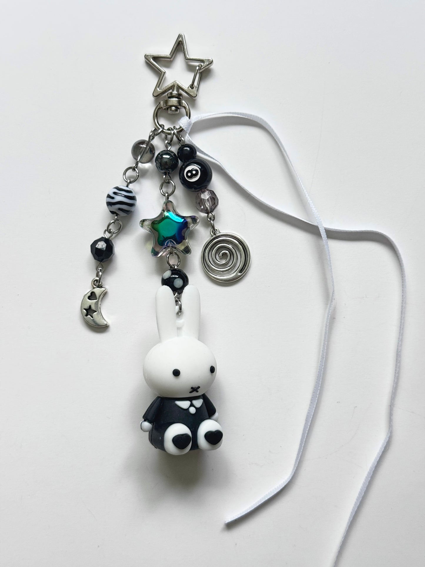 b+w miffy keychain