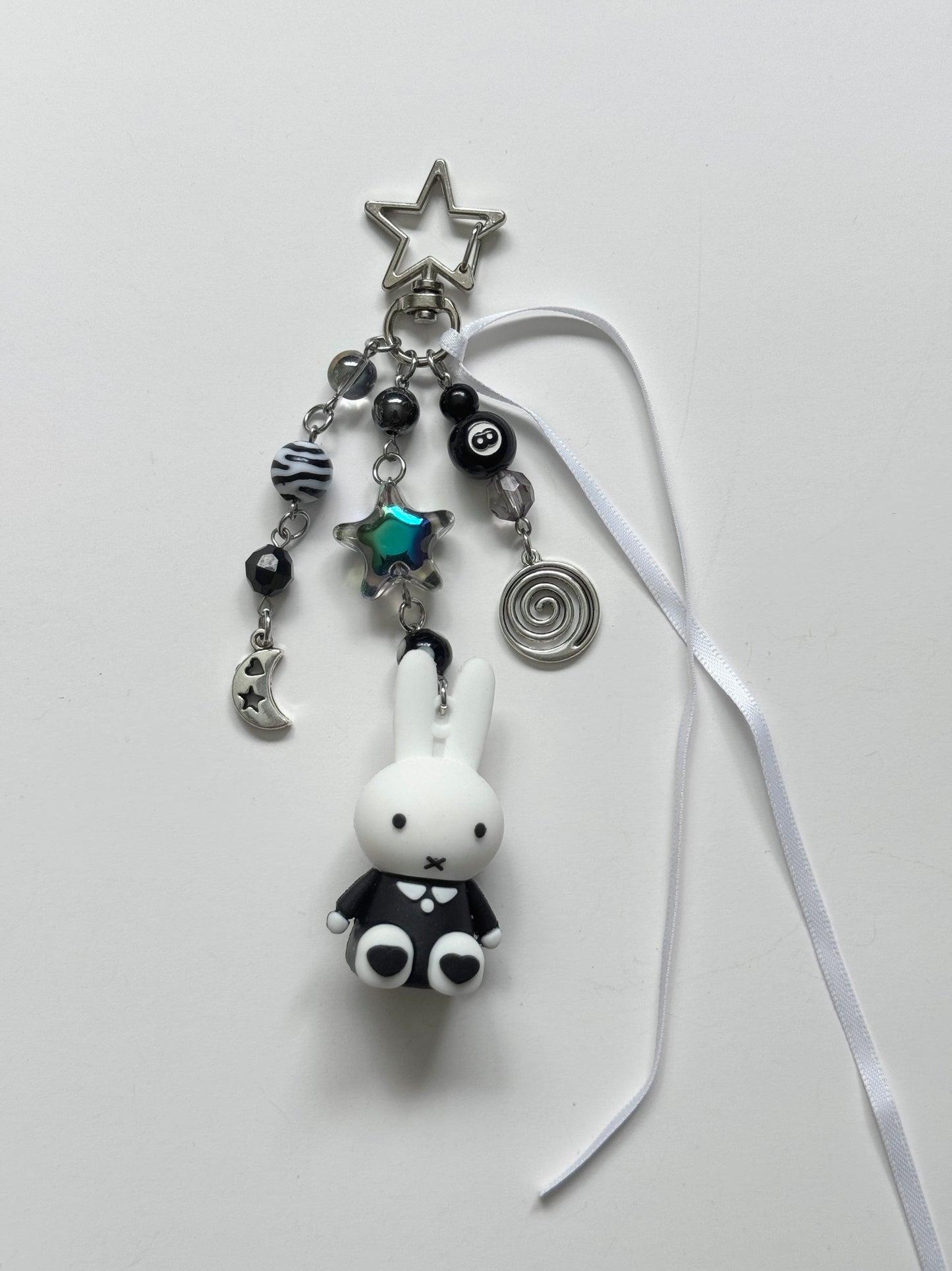 b+w miffy keychain