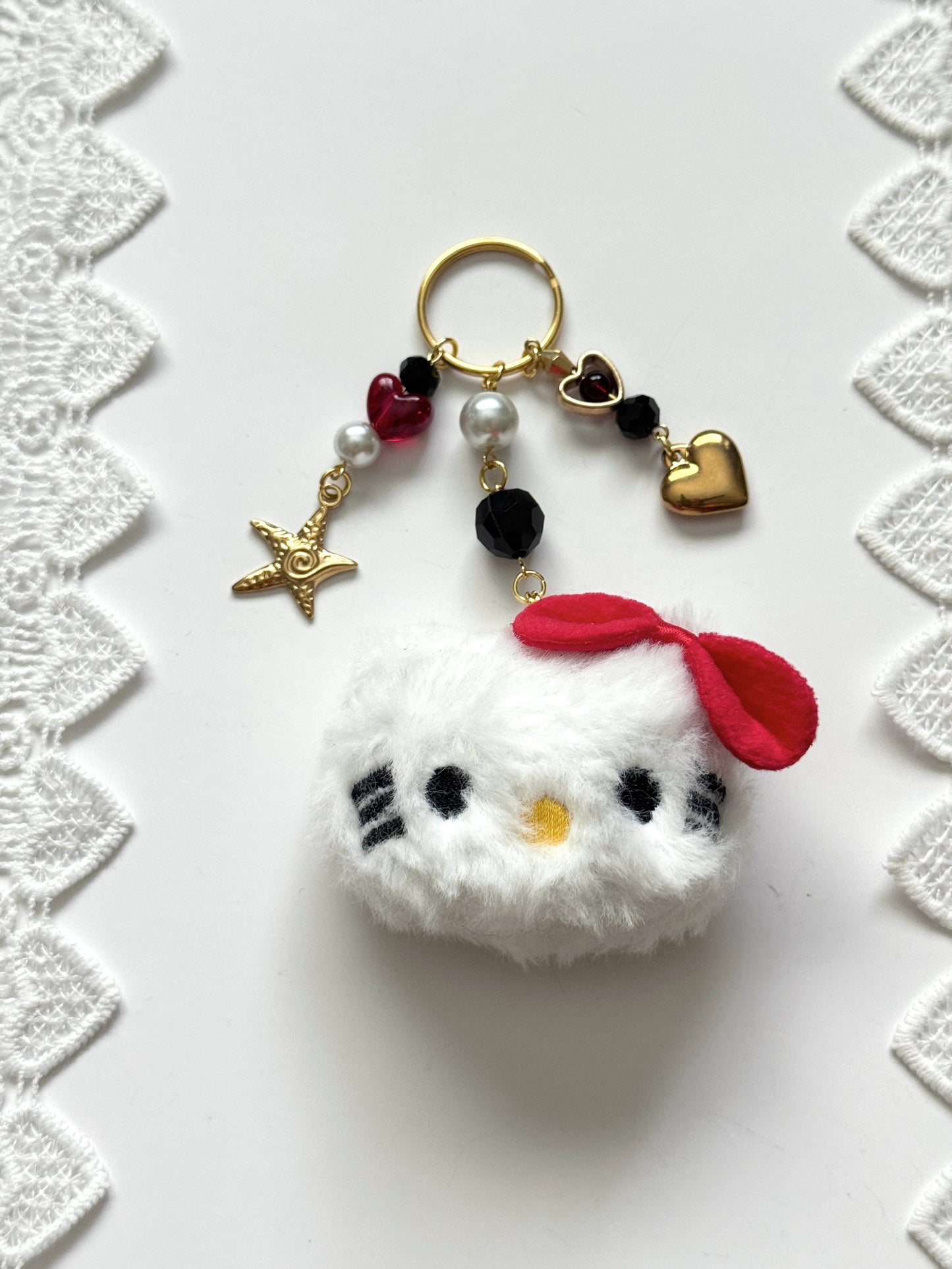 hello kitty gold keychain