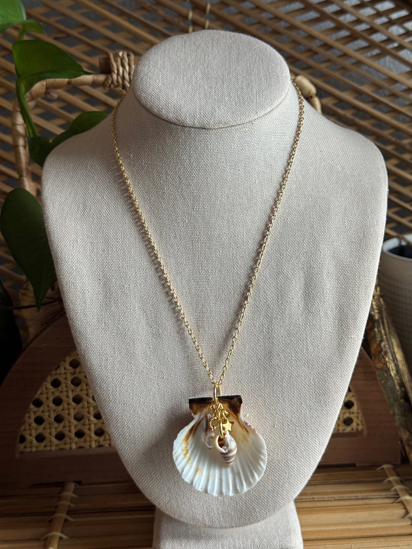 boho shell necklace
