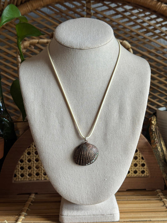copper seashell cord necklace