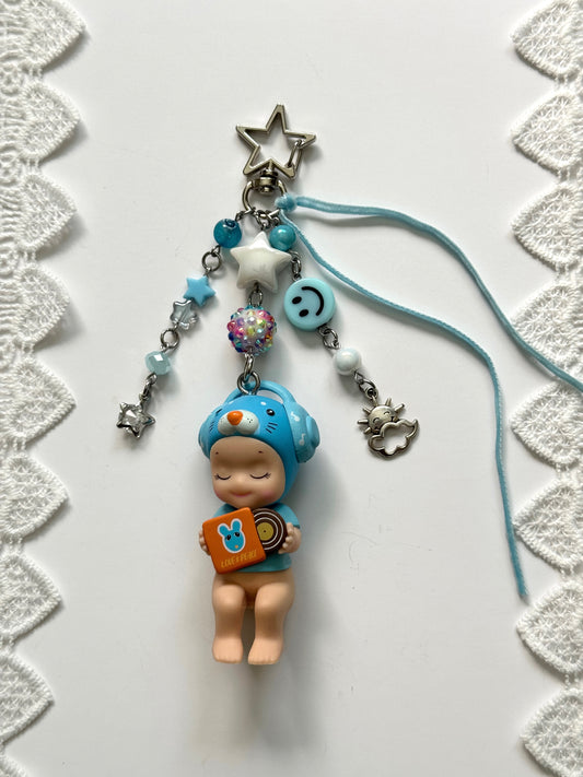 headphones sonny angel keychain