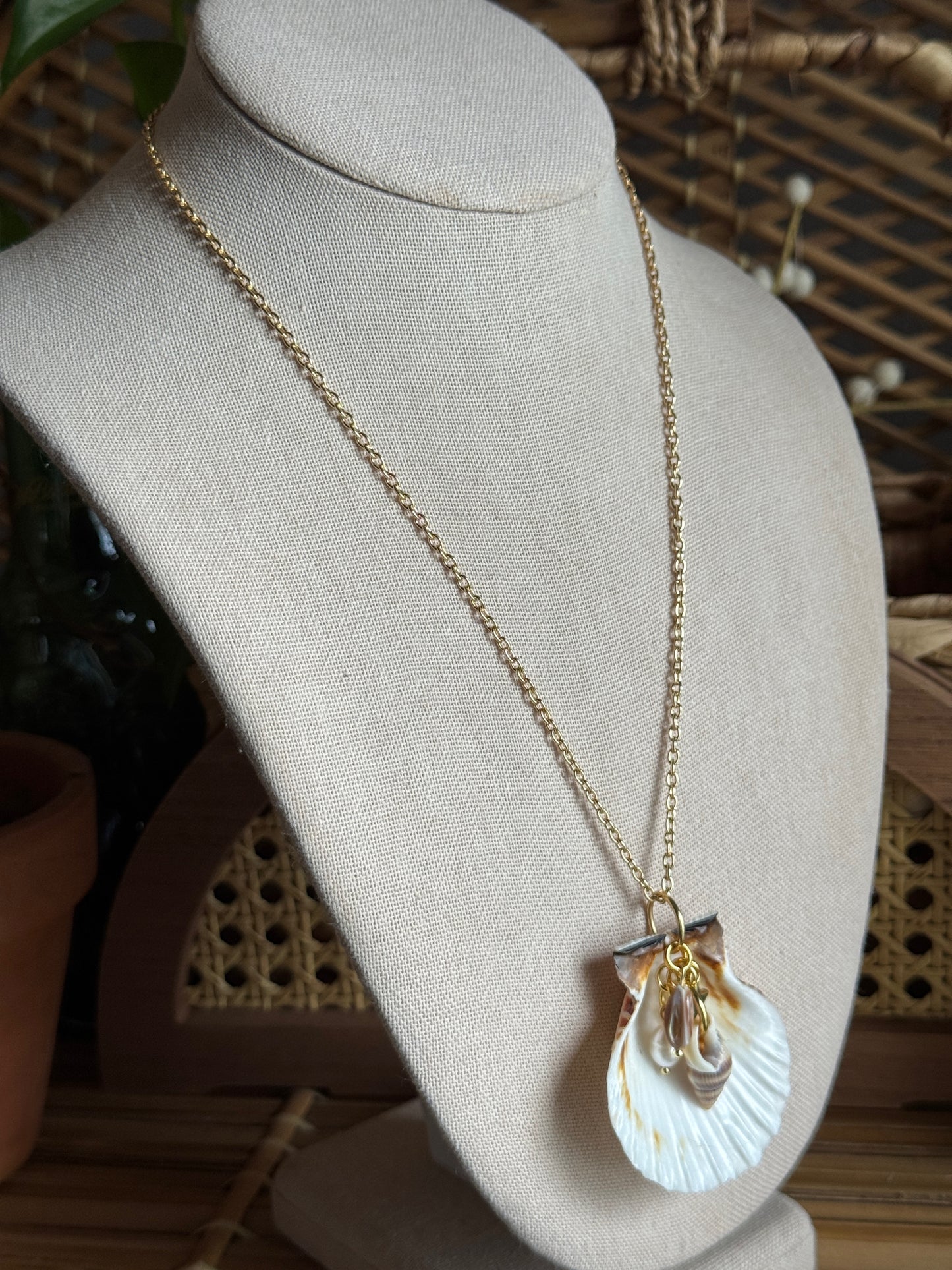 boho shell necklace