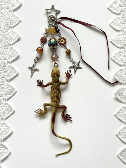 lizzy lizard keychain