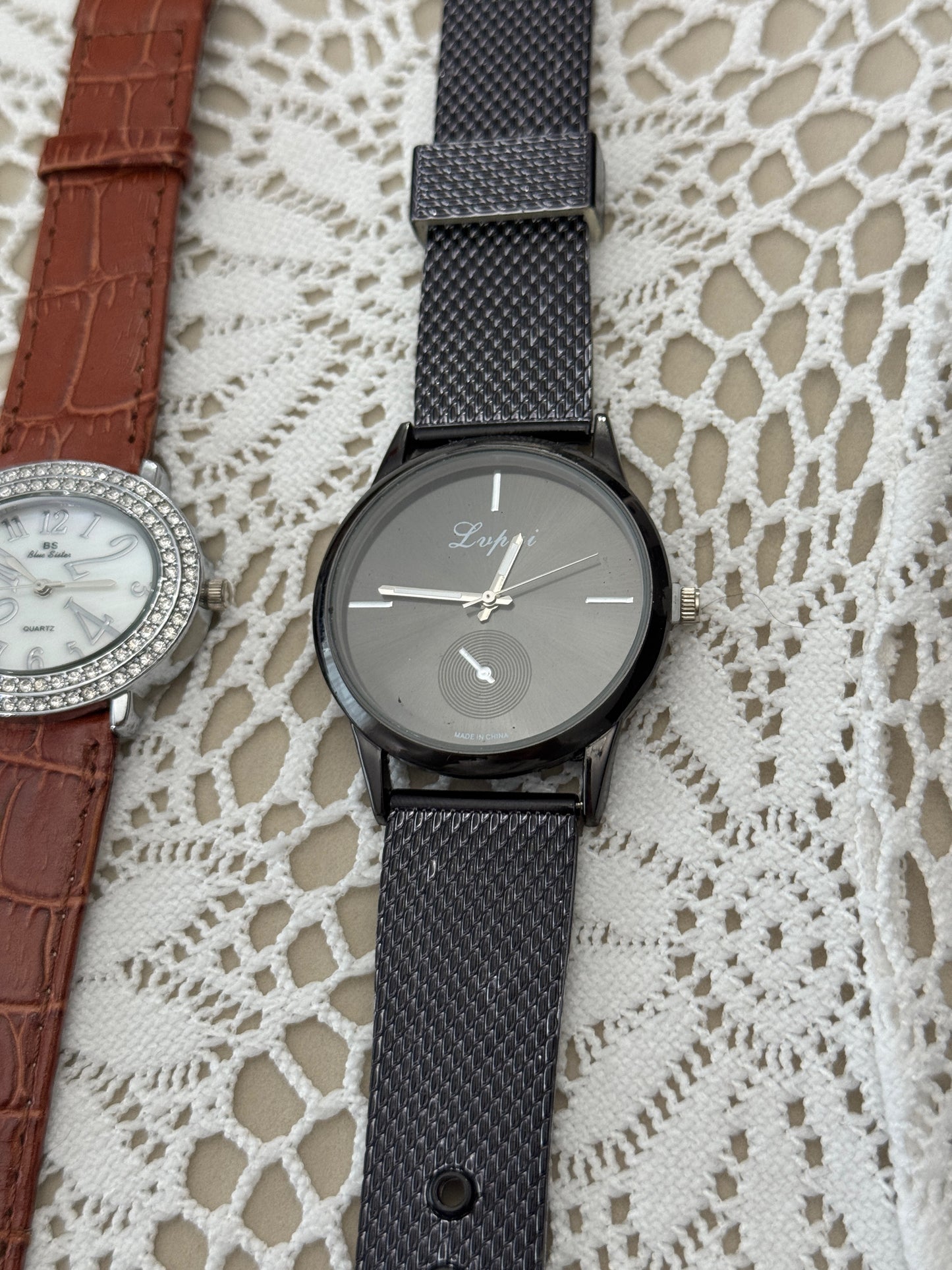 vintage + modern watches #1 scroll down to read descriptions!