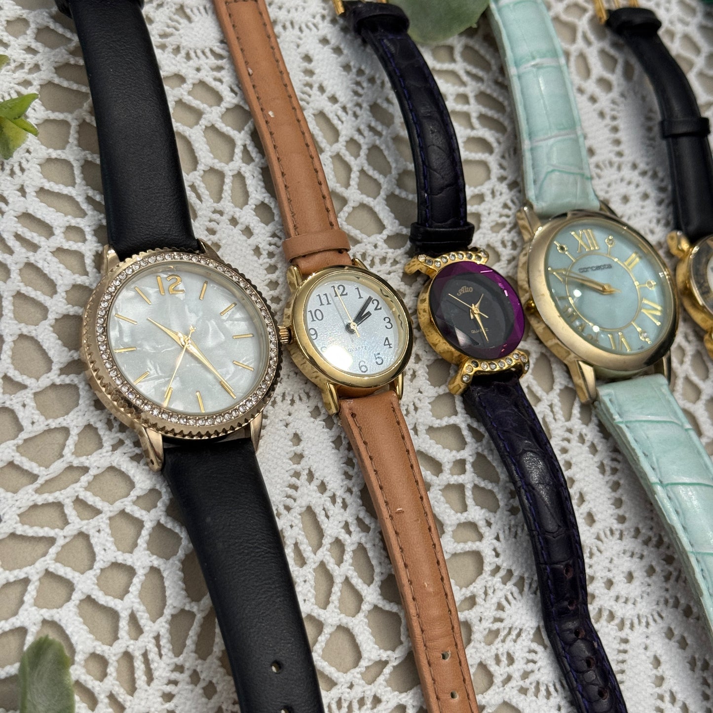 vintage + modern watches #2 scroll down to read descriptions!