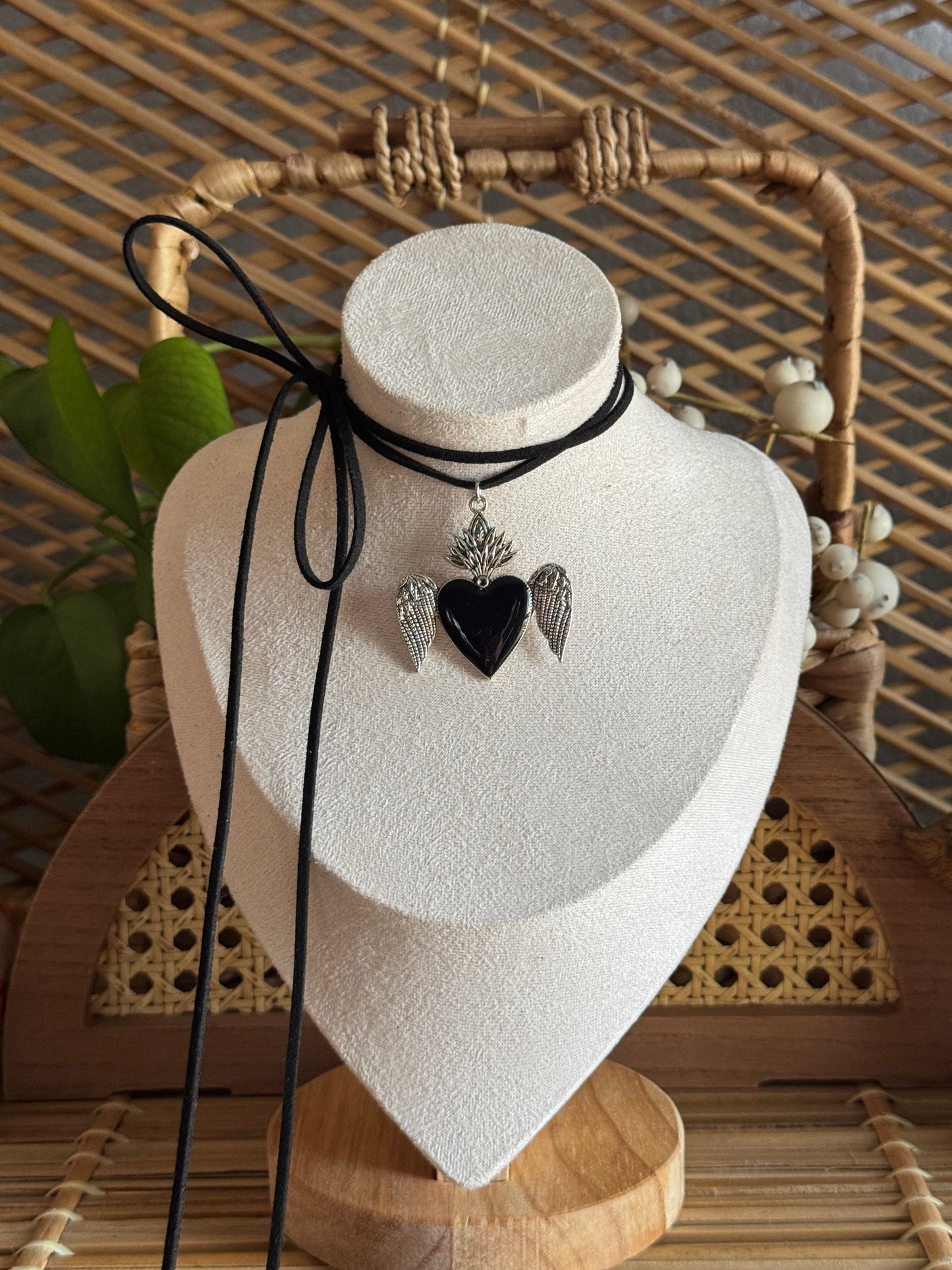 black flaming heart black suede necklace