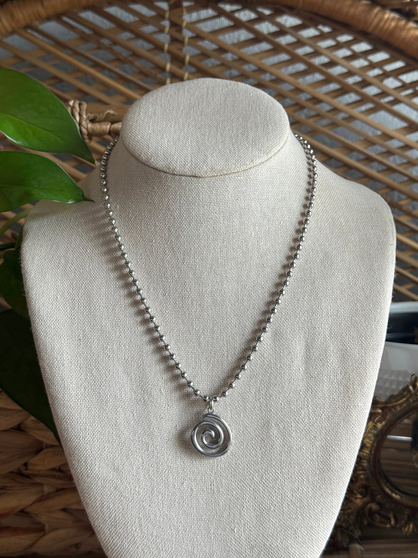 swirl stainless steel ball chain necklace