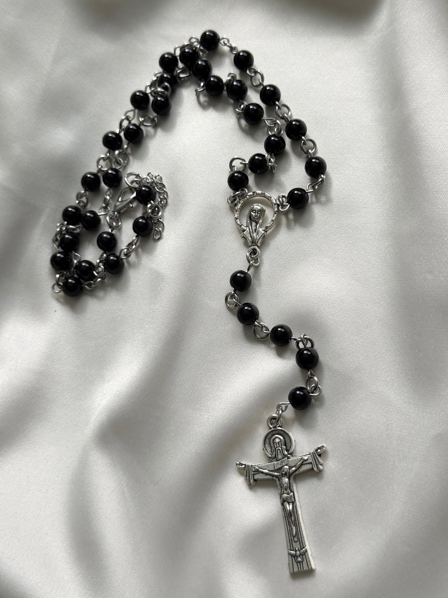 noir rosary necklace (black)