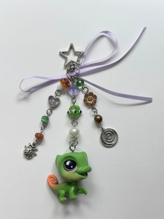 green chamelon LPS keychain