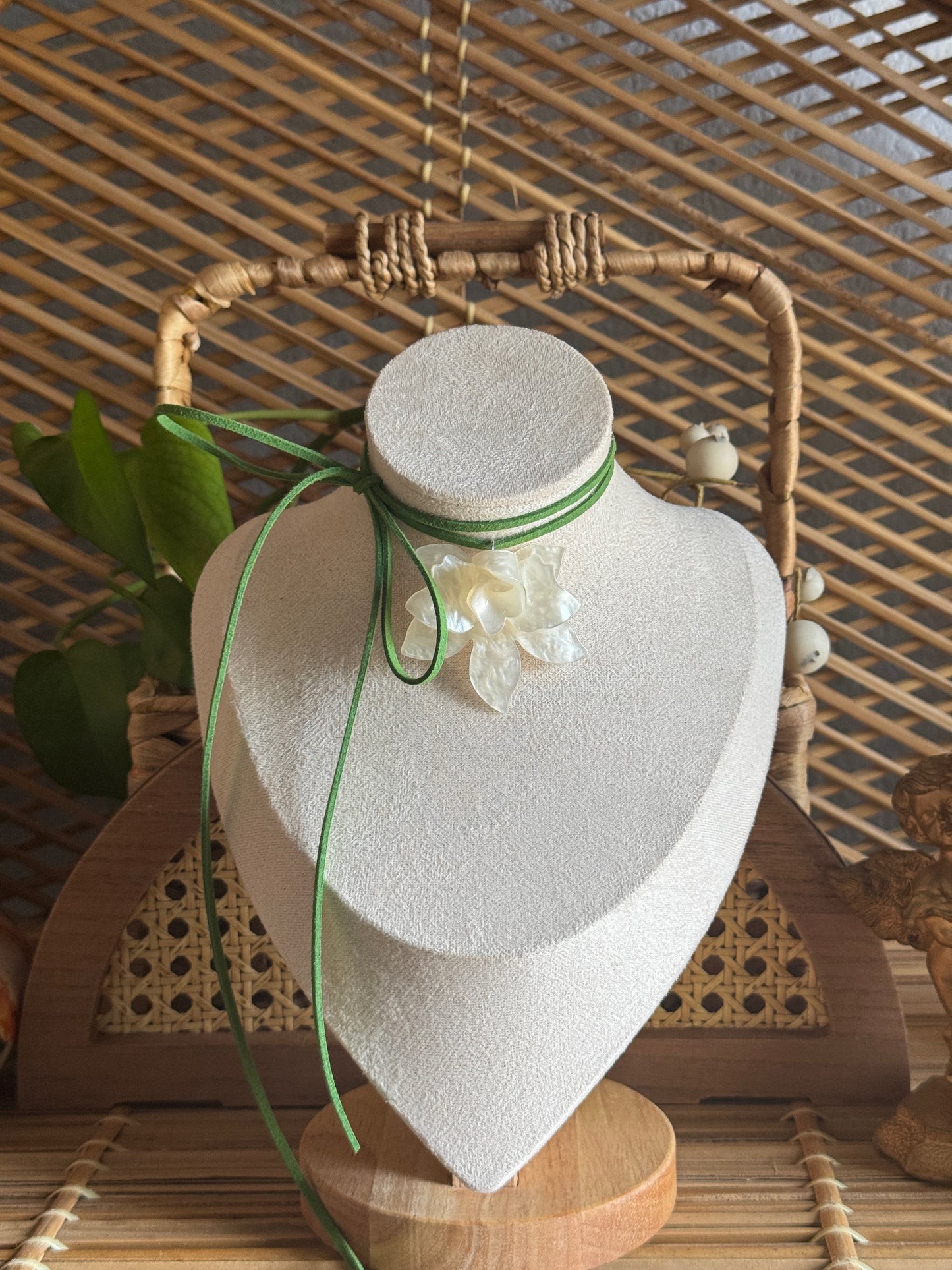 cream flower green suede necklace