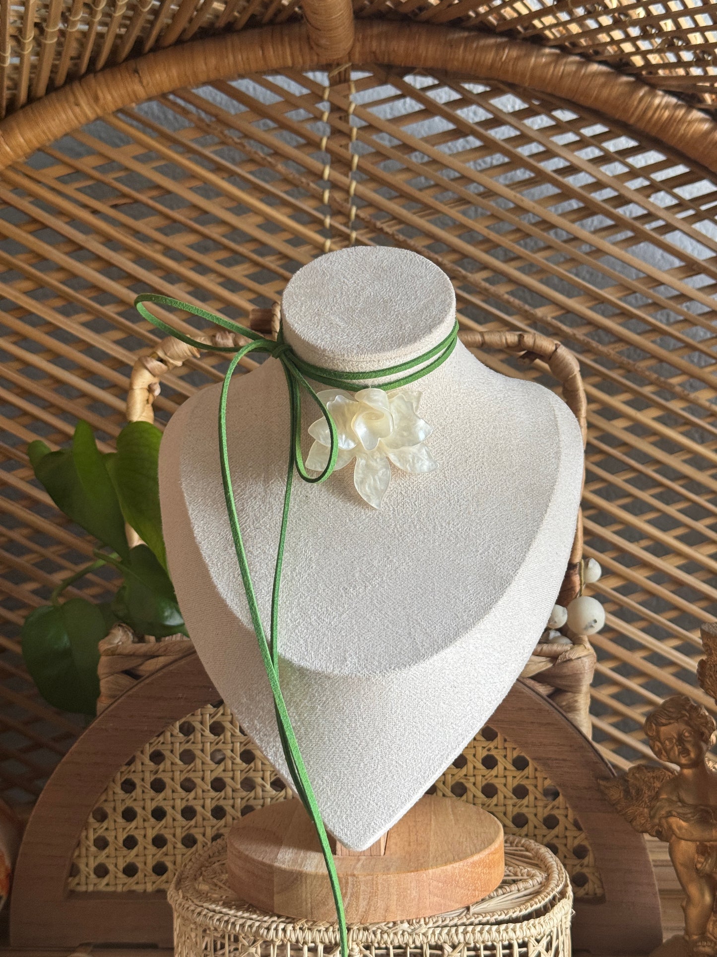 cream flower green suede necklace