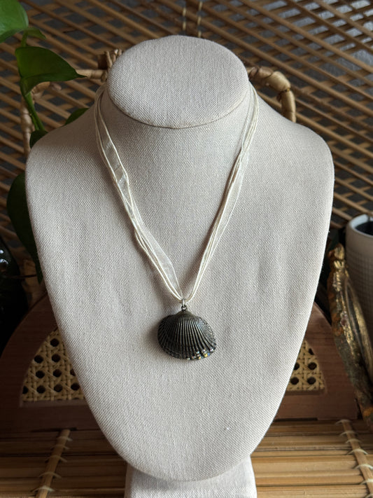 bronze seashell ribbon necklace