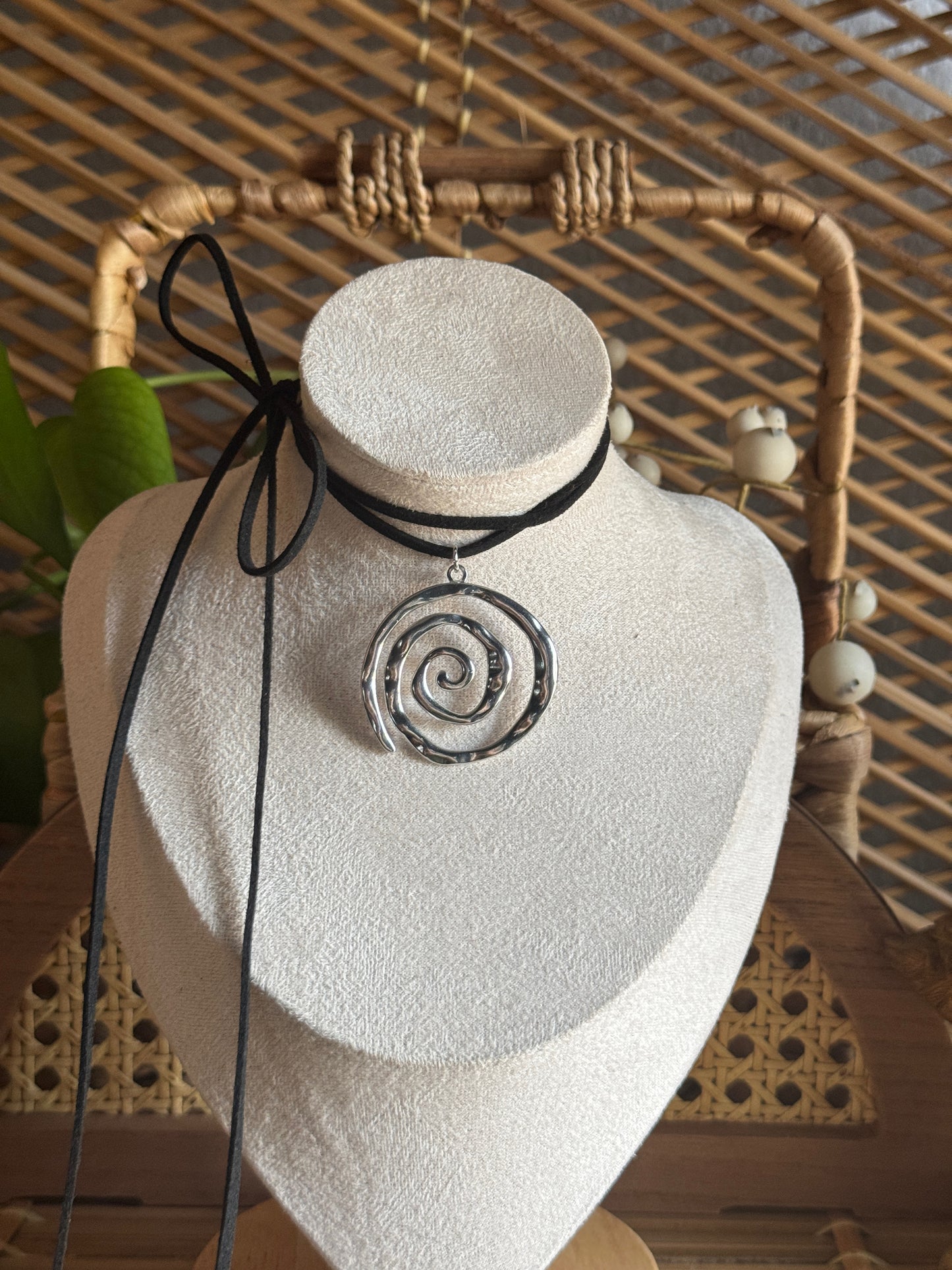 large swirl stainless steel black suede necklace