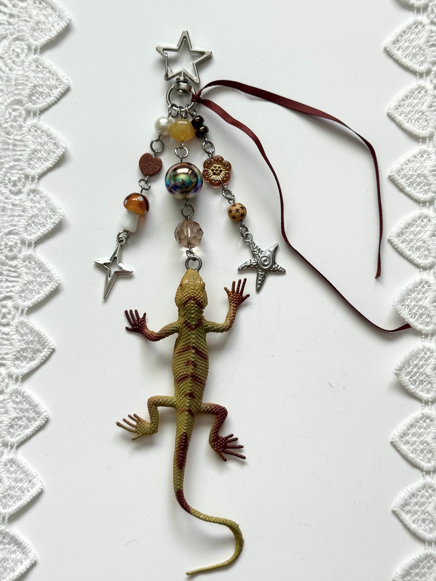 lizzy lizard keychain