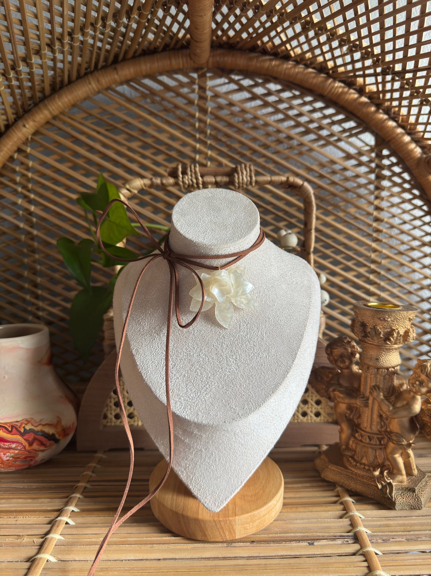 beige flower suede cord necklace