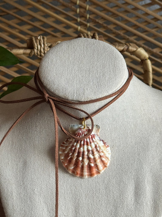 large seashell brown suede cord necklace